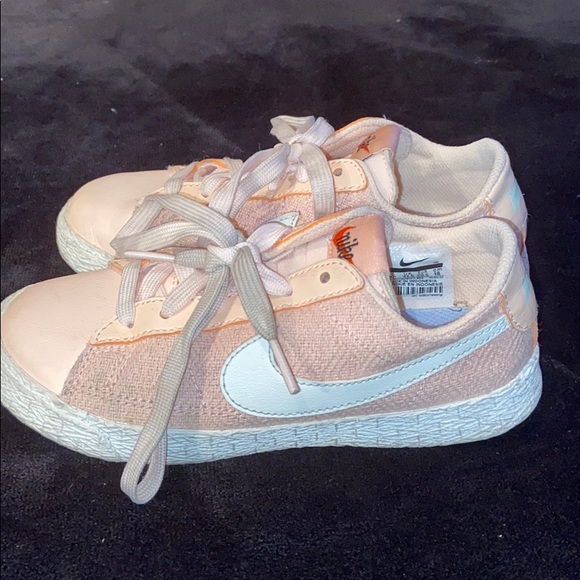 Nike toddler peach shoes size 12 - Picture 4 of 8